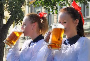 02909-vichr-oktoberfest-tb.jpg