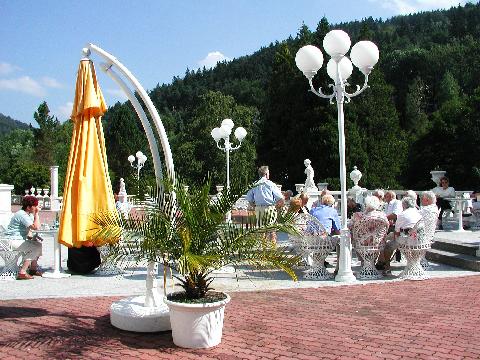 03462-450Radium_Palace_Cafe_terrace.jpg