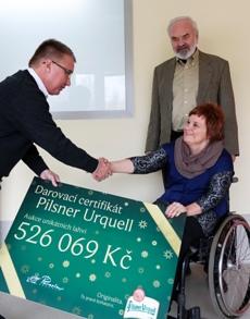 Centrum Paraple pevzalo ek na pl milinu korun, kter vynesla aukce deseti uniktnch lahv Pilsner Urquell