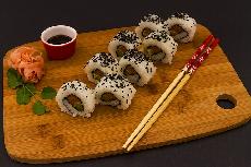 Druhy sushi: Uramaki neboli obrcen sushi 