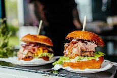 Motosalon doprovodí největší street food festival pod střechou, láká na téměř 200 druhů burgerů