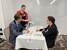 Brn�nsk� �sp�ch. Studentka Hotelov� �koly Ostrava vybojovala bronz mezi mlad�mi sommeli�ry